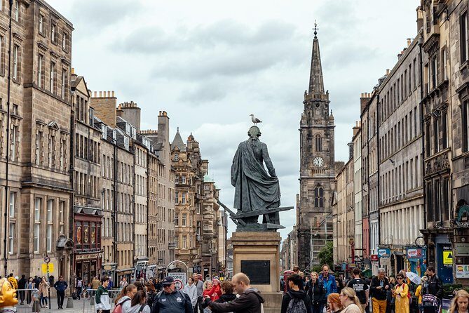 Highlights & Hidden Gems With Locals: Best of Edinburgh Private Tour - The Itinerary in Detail