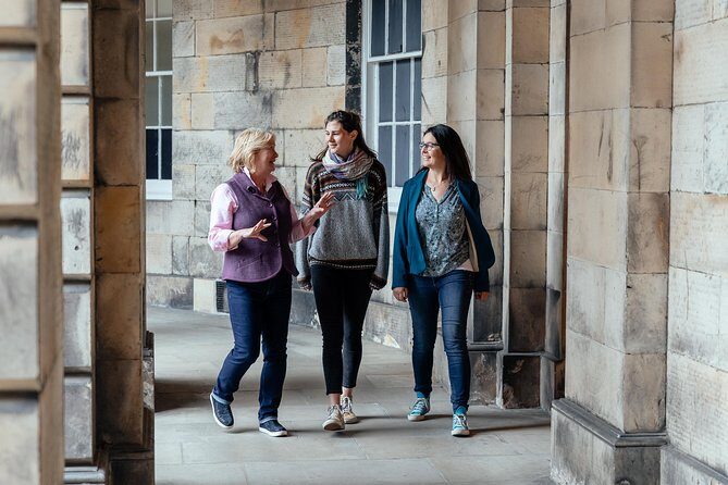 Highlights & Hidden Gems With Locals: Best of Edinburgh Private Tour - The Experience & What to Expect