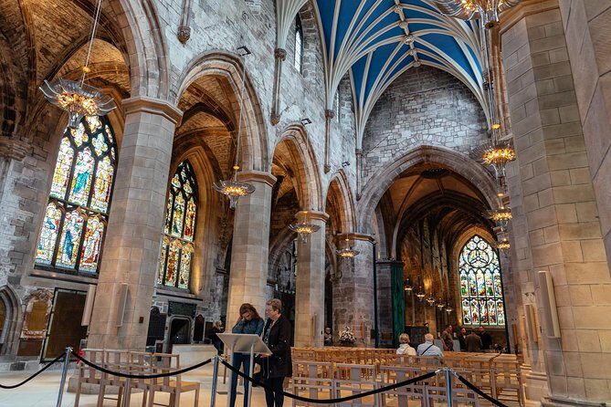 Highlights & Hidden Gems With Locals: Best of Edinburgh Private Tour - The Sum Up