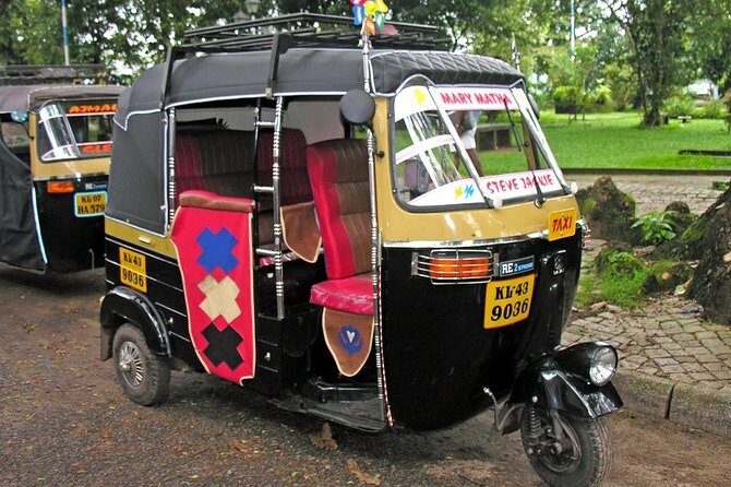 Highlights of Cochin Group Tour by Local Ferry ,Tuc-Tuc ,Local Bus and Foot . - An In-Depth Look at the Itinerary