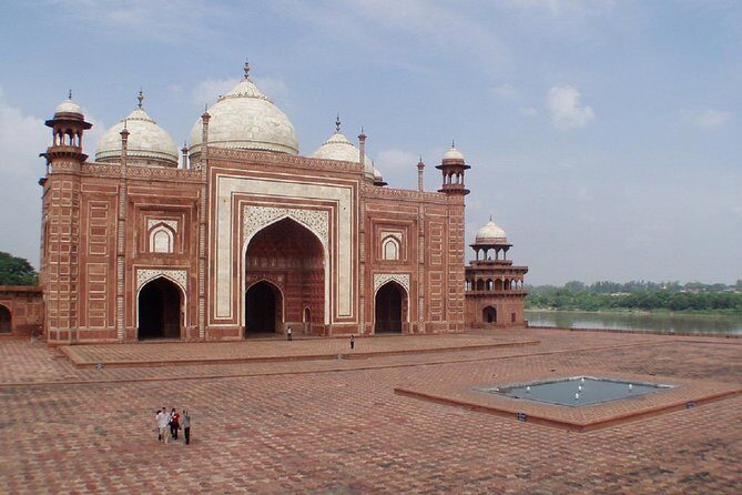 Highlights of the Agra (Guided Half Day Sightseeing City Tour) - The Itinerary Breakdown