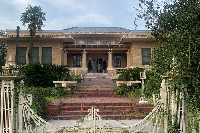 Highlights of the New Orleans Carrollton Neighborhood - An In-Depth Look at the Tour Experience