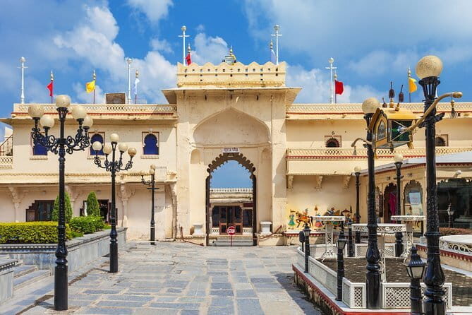 Highlights of the Udaipur (Guided Full Day Sightseeing City Tour) - Key Points
