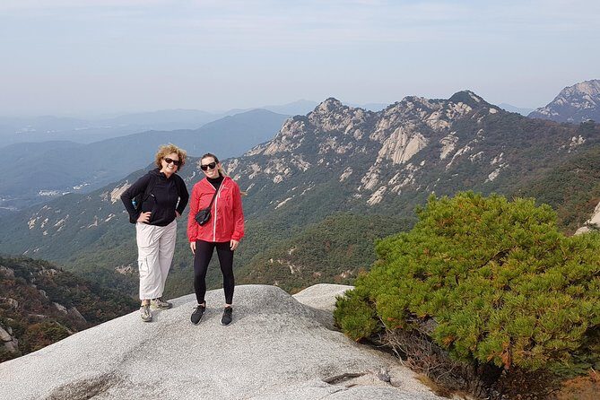 Hike at Mt. Bukhansan National Park with professional Guide(including Lunch) - Key Points