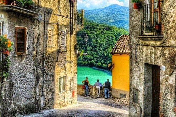 Hike Lake Castle and Good Food! - The Itinerary in Detail: What to Expect