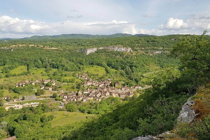 Hike to discover the most beautiful villages of France of the Dordogne valley : Loubressac and Autoire - The Sum Up