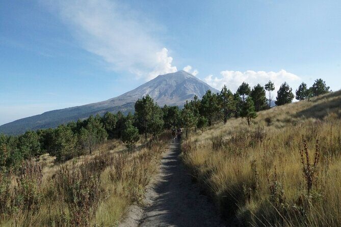 Hiking in Iztaccihuatl Volcano - The Value of the Tour