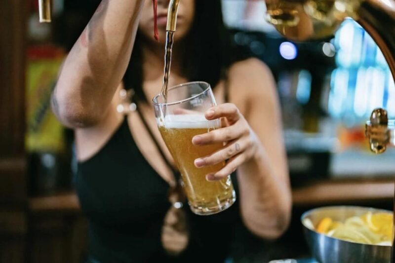 Hilversum: Ludwig's Private Pub Crawl with VIP Club Entry - Key Points