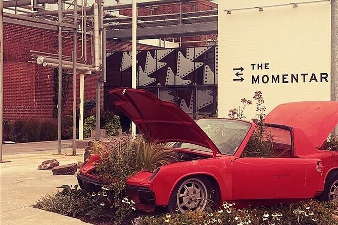 Hip photowalk in swanky downtown Bentonville - Key Points