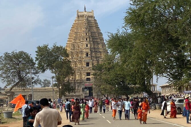 Hire a Licensed Guide for Fullday Hampi visit with own transport - Key Points