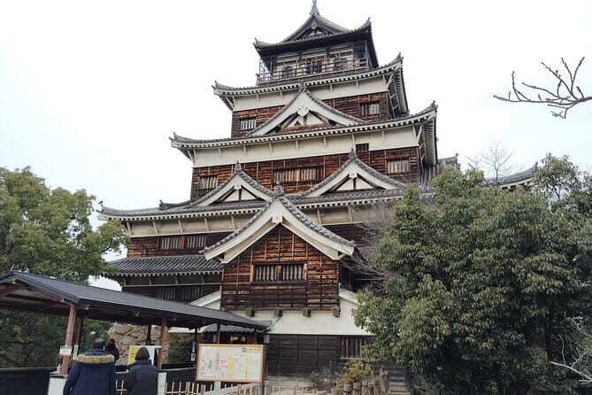 Hiroshima Castle 1h guide tour - Starting Point and Logistics