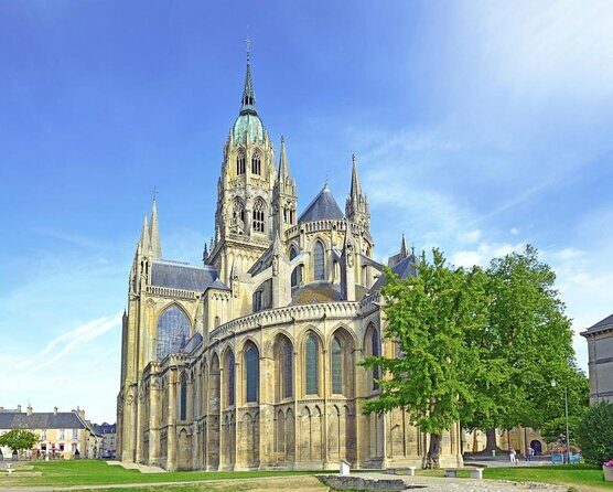 Historic Bayeux Daily Group City Tour In English 2 hours (March-Sept) - Key Points