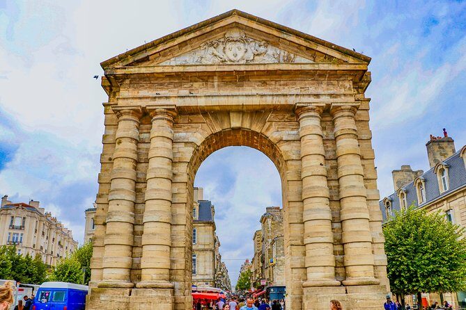 Historic Bordeaux: Exclusive Private Tour with a Local Expert - A Walk Through Bordeaux’s Historic Heart