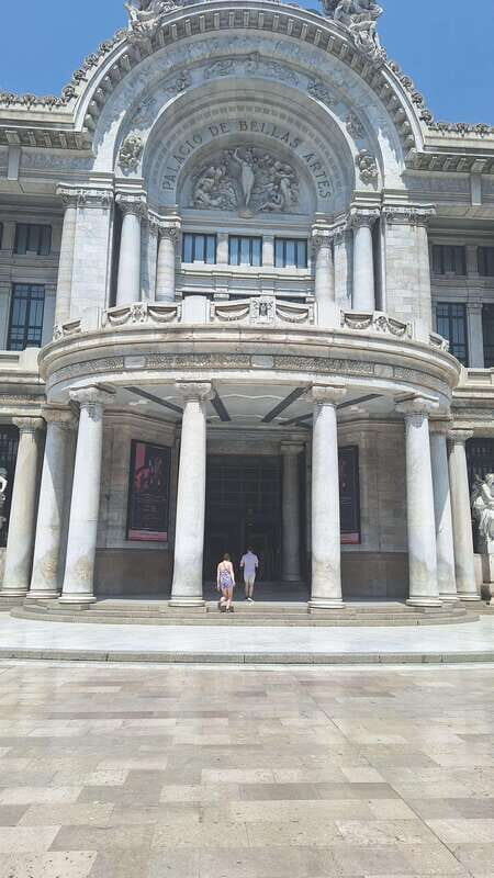 Historic Center: Private tour with murals, history, and churros - Introduction to the Tour