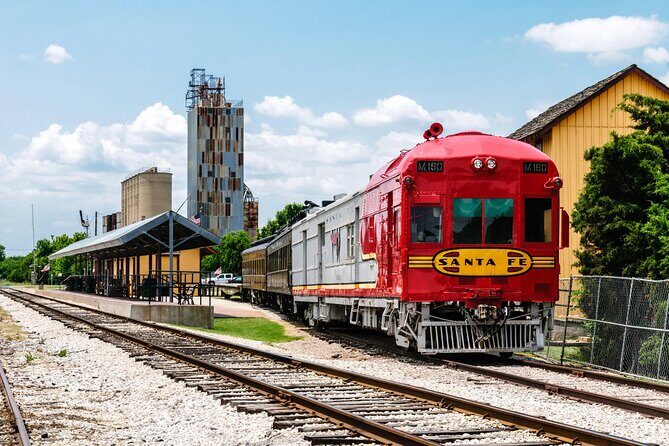 Historic Downtown Grapevine Tour for Large Groups - Exploring the Itinerary
