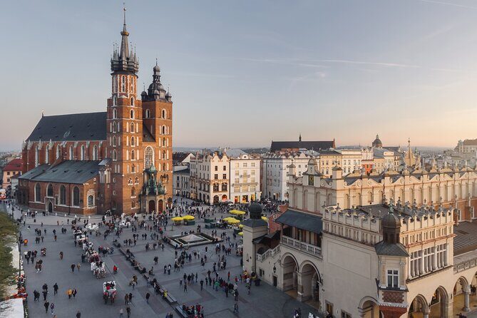 Historic Krakow : Old Town & Wawel Castle Walking tour - An Overview of the Tour Experience