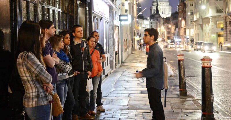 Historic pub tour with Brazilian guide (in Portuguese) - Navigating the Itinerary