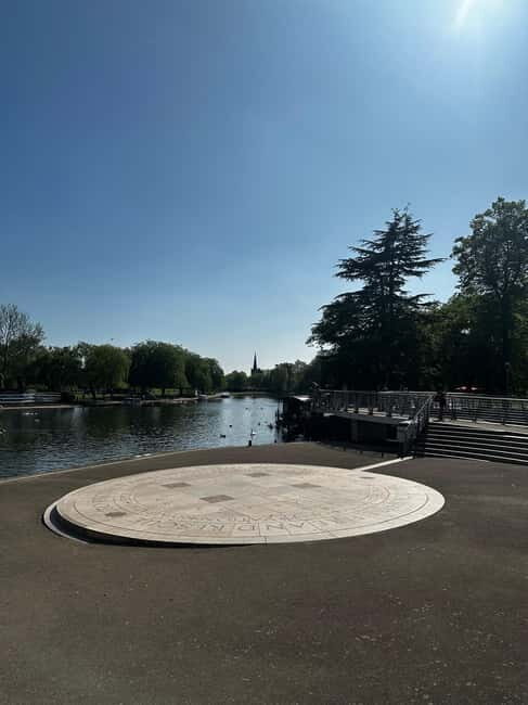 Historic Walk Around Stratford Upon Avon - Tustins Tours - A Detailed Look at the Historic Walk Around Stratford-upon-Avon
