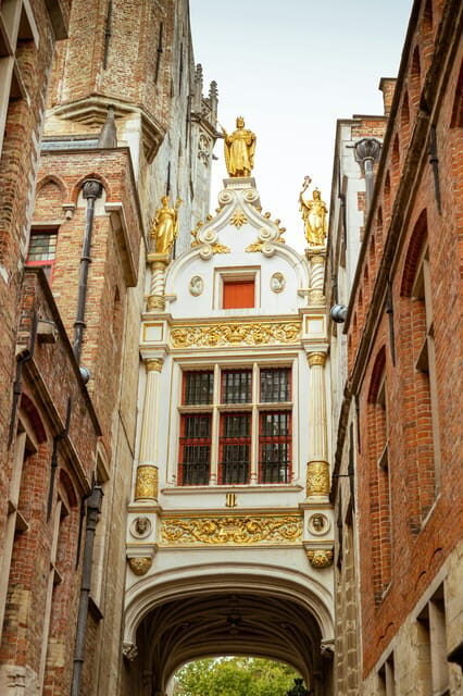 Historical walk in Bruges with local guide. Praline included - Who Will Love This Tour?