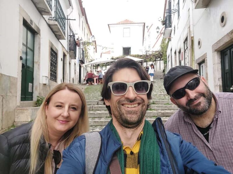 Historical walking tour in Alfama - The Guide’s Role: Knowledge and Connection