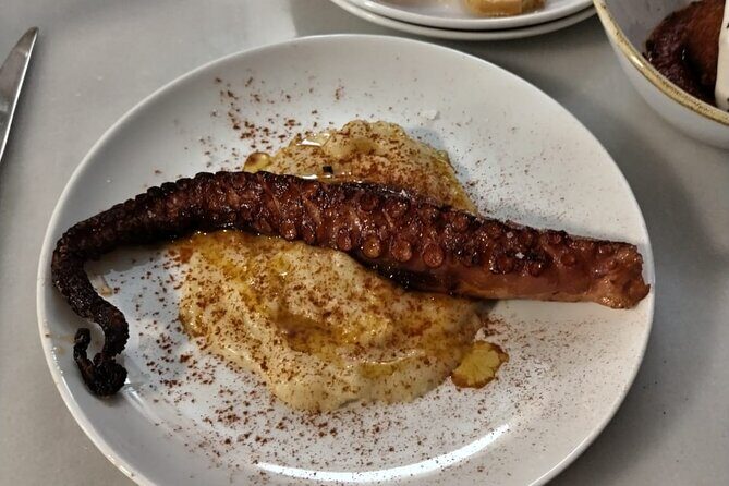 History and culture with tapas dinner - A Deep Dive into the Experience