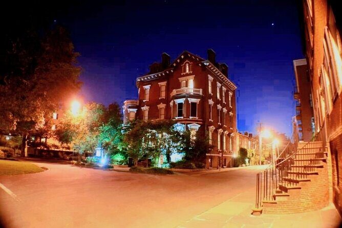 History and Haunts by Local Author - An In-Depth Look at the Tour Experience