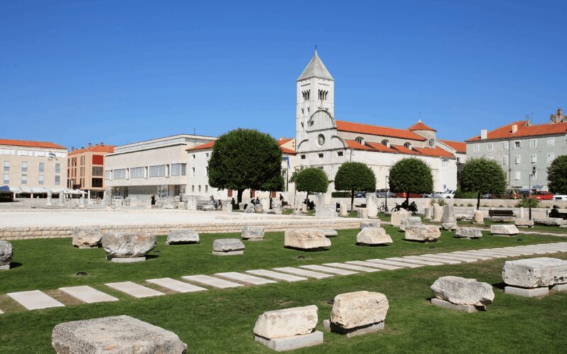 History Walking Group Tour in Old Center of Zadar - Key Points