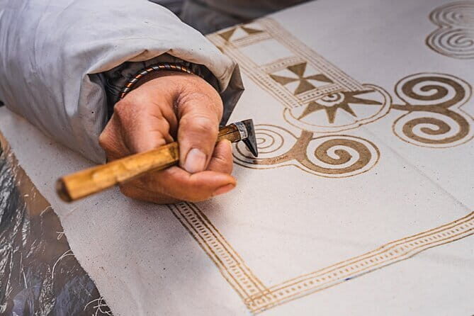 H'Mong traditional beeswax batik - Discovering the HMong Beeswax Batik Workshop in Sapa