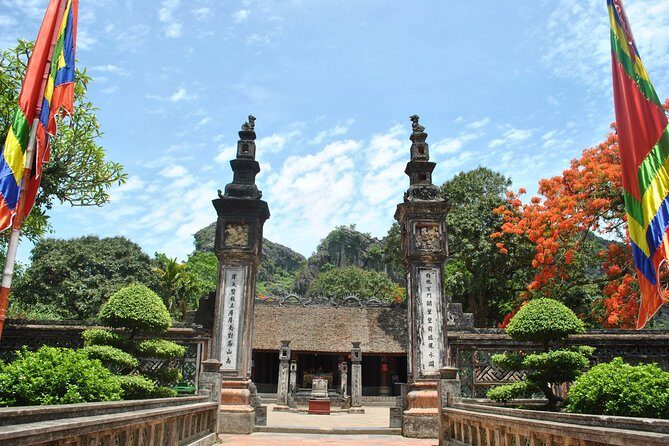 Hoa Lu - Tam Coc - Bich Dong Pagoda One Day: sampan boat trip and bicycle ride - Exploring the Itinerary in Detail
