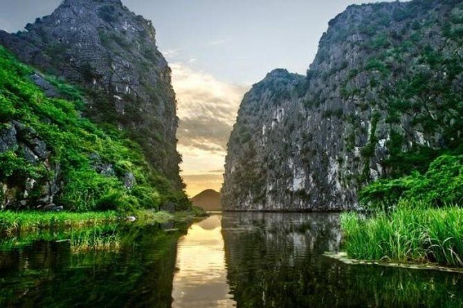 Hoa Lu Tamcoc 1 day trip - Starting Point and Convenience