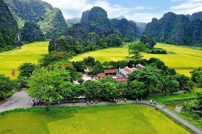 Hoa Lu Tamcoc 1 day trip - Exploring Hoa Lu: The Temples of the Dinh & Le Dynasties