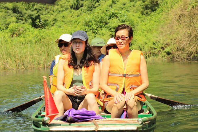 Hoa Lu Temple, Trang An boat trip & Mua Cave Mountain day trip - best selling - FAQs