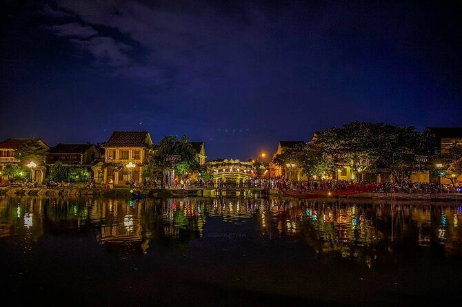 Hoai River Boat Trip by Night with Release Lantern - FAQs
