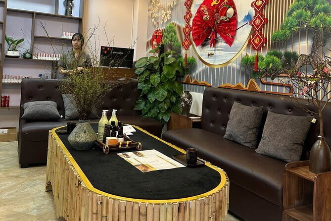 Hoang Spa Nourishing Shampoo & Head Shoulders Face Massage - An In-Depth Look at the Experience