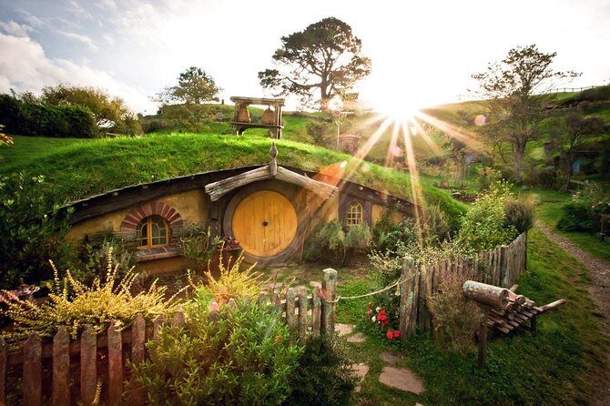 Hobbiton Lord Of Rings Movie Set tour Private Driver - Key Points