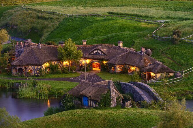 Hobbiton Movie Set Experience: Private Tour From Auckland - The Convenience of Private Transportation and Pickups