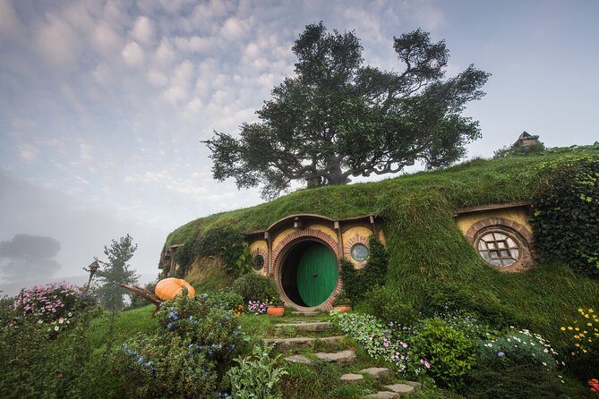 Hobbiton Movie Set Experience: Private Tour From Auckland - The Scenic Drive Through Waikato and the Bombay Hills