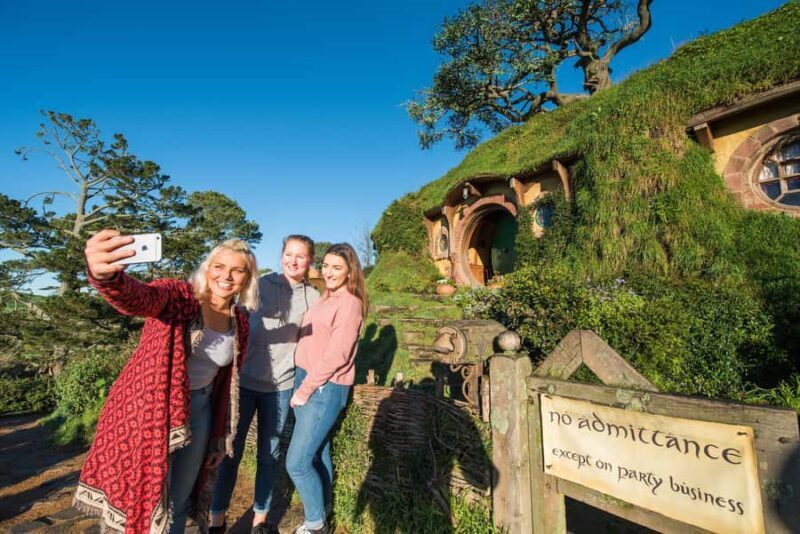 Hobbiton Movie Set: Guided Tour Ticket - The Sum Up