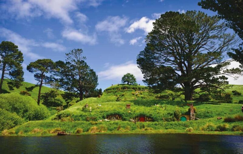 Hobbiton Movie Set & Te Puia Geothermal Valley Private Tour - Hobbiton Movie Set & Te Puia Geothermal Valley Private Tour: A Detailed Look
