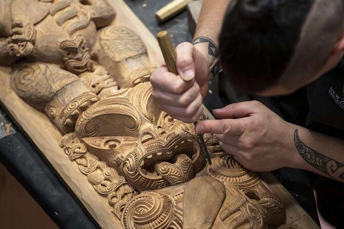 Hobbiton & Rotorua Small Group Day Tour inc Te Puia from Auckland - FAQ