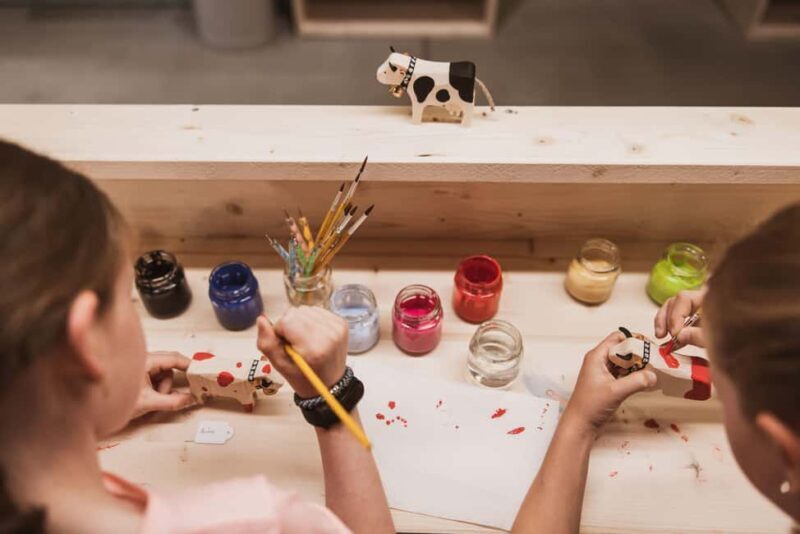 Hofstetten bei Brienz: Trauffer Erlebniswelt Ticket - Dining and Nearby Attractions