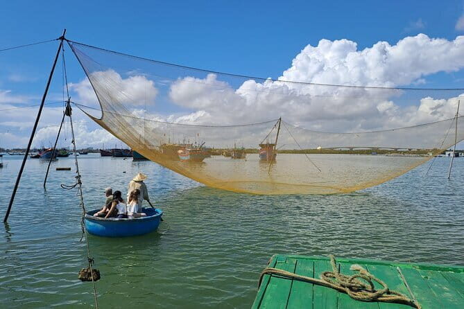 Hoi An craft villages and Tra Nhieu fishing village by bike/boat - Key Points