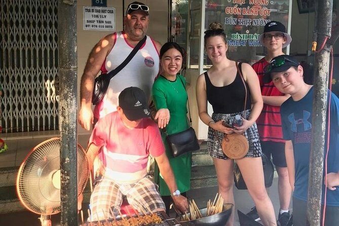Hoi An Food Trail by Night with Boat Trip - Cultural Encounters