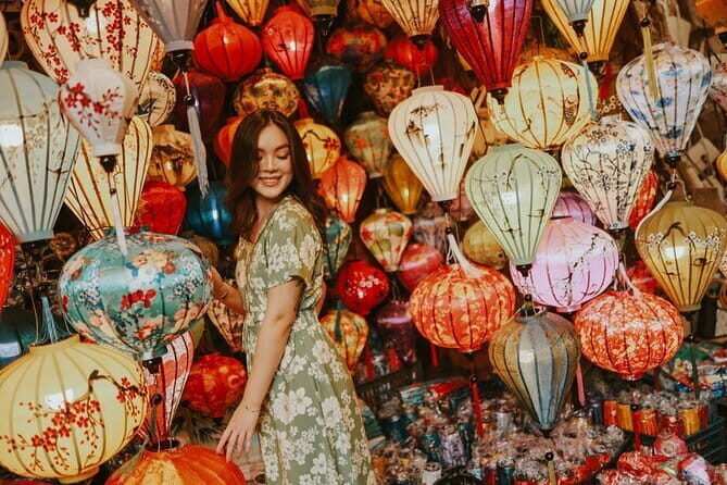 Hoi An Lantern Photoshoot: Boat Ride, Lantern Shop & Release - The Photoshoot and Photo Collection