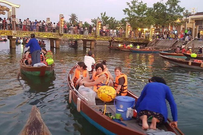 Hoi An Nightlife Tour with Hoi An Ancient Walking Tour, Boat Ride, Night Market - What We Loved and What to Consider