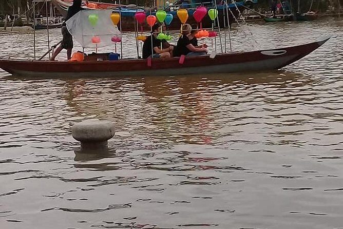 HoiAn Small Boat By Night on Bach Dang River - Key Points