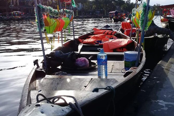 HoiAn Small Boat By Night on Bach Dang River - A Practical and Relaxing Cruise on Bach Dang River