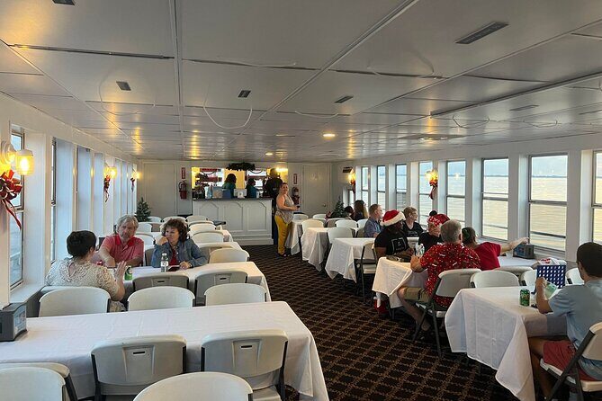 Holiday Nights Boat Ride in Saint Cloud Florida - Key Points