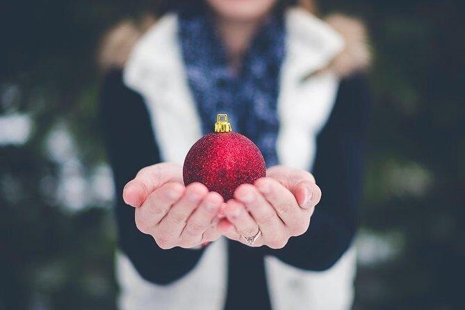 Holiday Scavenger Hunt in Kansas City by Holly Jolly Hunt - The Experience Value and Practical Considerations
