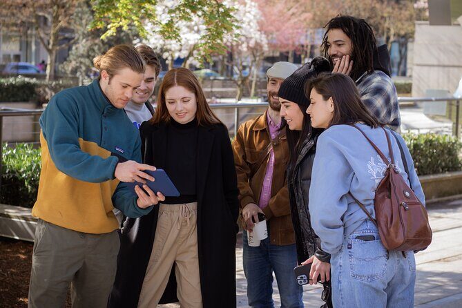 Hollywood North Experience Tour in Canada - FAQs